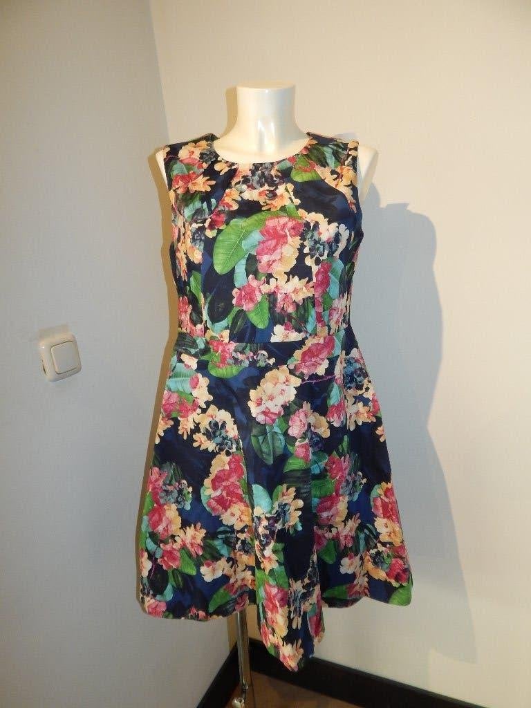 Karen Millen jurk bloemen print wijder uitlopende rok mt 42, Karen Millen, Maat 42/44 (L), Zo goed als nieuw, Knielengte