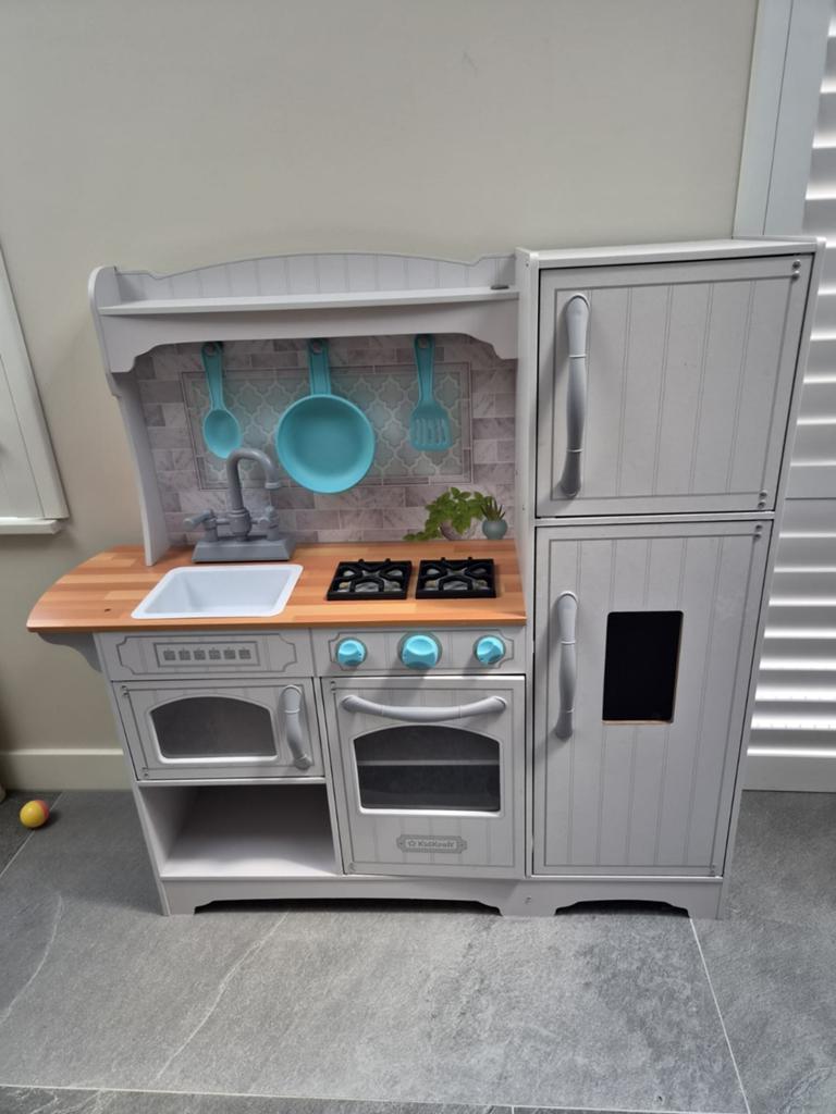 KidKraft Houten speelkeuken met koelkast en accessoires, Kinderen en Baby's, Speelgoed | Speelkeukens, Ophalen, Zo goed als nieuw