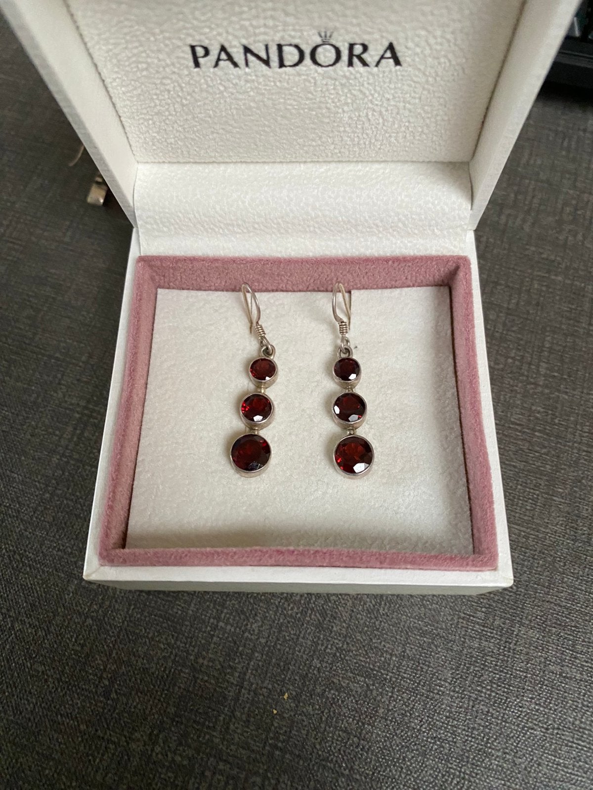 Oorbellen zilver met granaat, Ophalen of Verzenden, Nieuw, Zilver