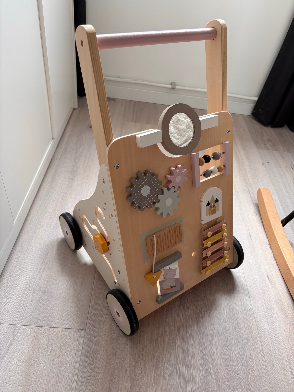 Houten loopwagen van Little Dutch met activiteitenbord, Ophalen, Zo goed als nieuw, Overige typen, Met geluid