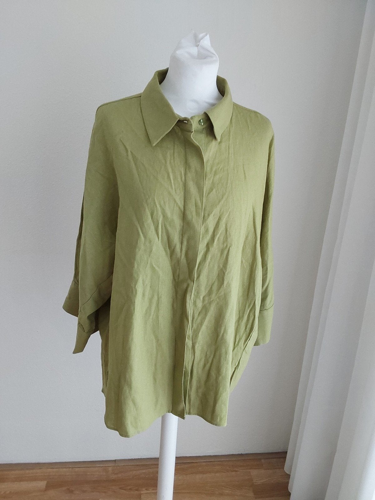 Prachtige groene linnen blouse van Zara maat L, okselm 60cm, Zara, Ophalen of Verzenden, Zo goed als nieuw, Groen