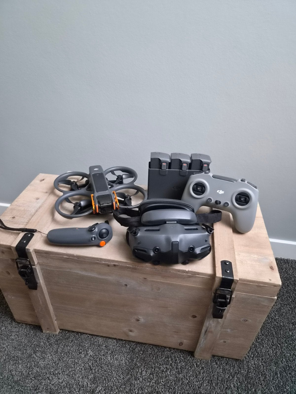 DJI Avata 2 Fly More Combo + DJI Rc3 + goggles 3 + accessoir, 250 tot 900 gram, 5 tot 10 kilometer, Extra accu('s), 15 tot 30 minuten