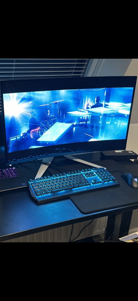 Alienware 32 4K QD-OLED gamingmonitor - AW3225QF, Computers en Software, Ophalen, Minder dan 1 ms, Overige typen, 201 Hz of meer