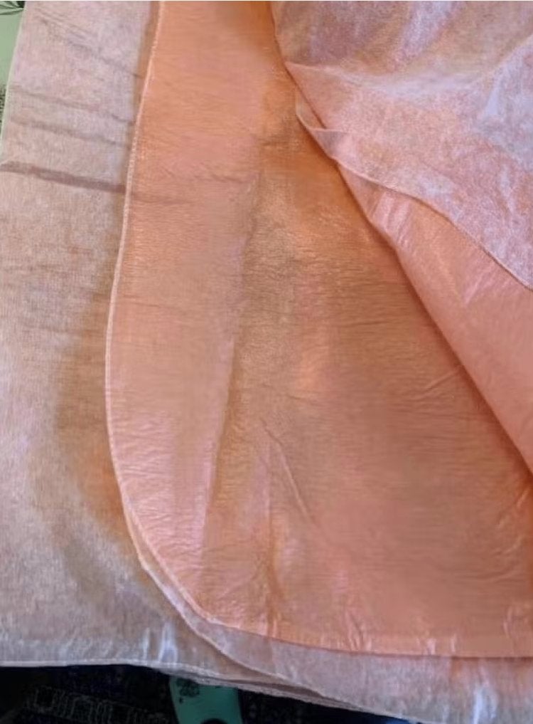 Licht oranje plastic tafellaken, tafelkleed; kunststof laken, Huis en Inrichting, Tafelkleden, Ophalen of Verzenden, Zo goed als nieuw
