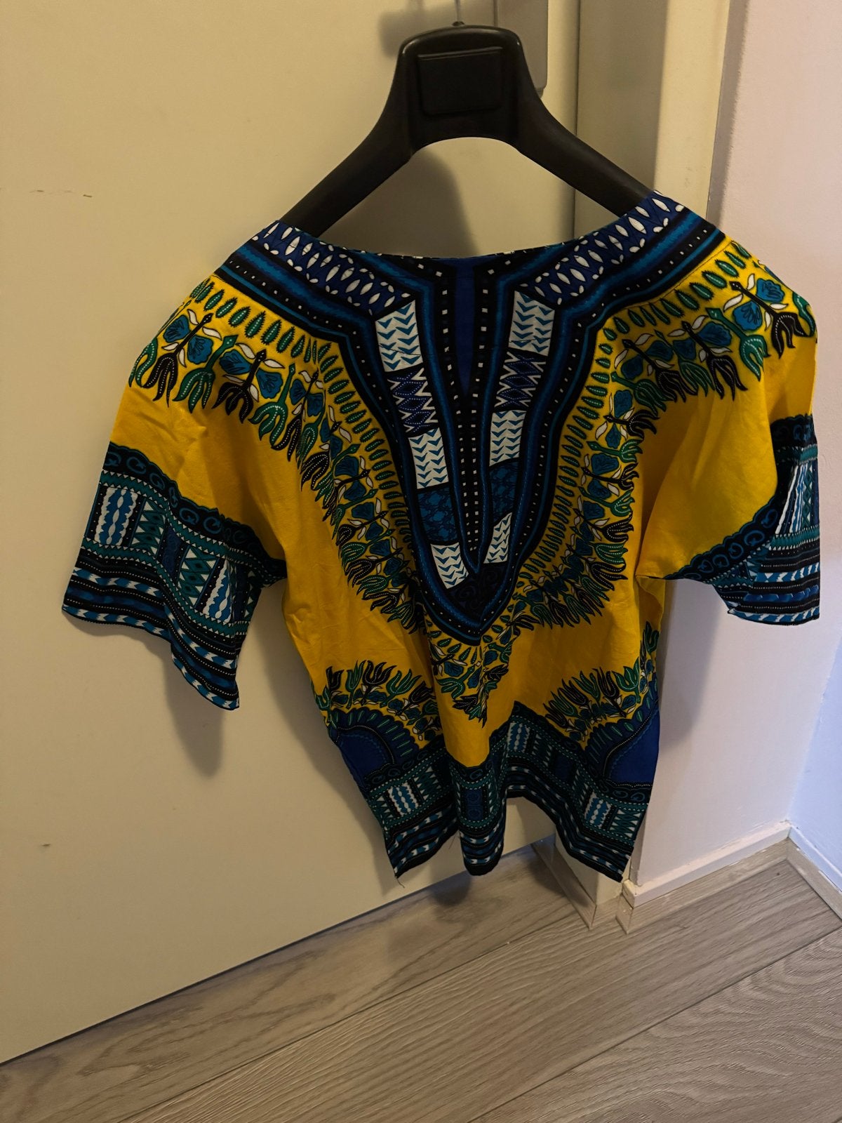 Dashiki shirt geel met blauw patroon, Kleding | Dames, Maat 38/40 (M), Geel, Ophalen of Verzenden, Zo goed als nieuw