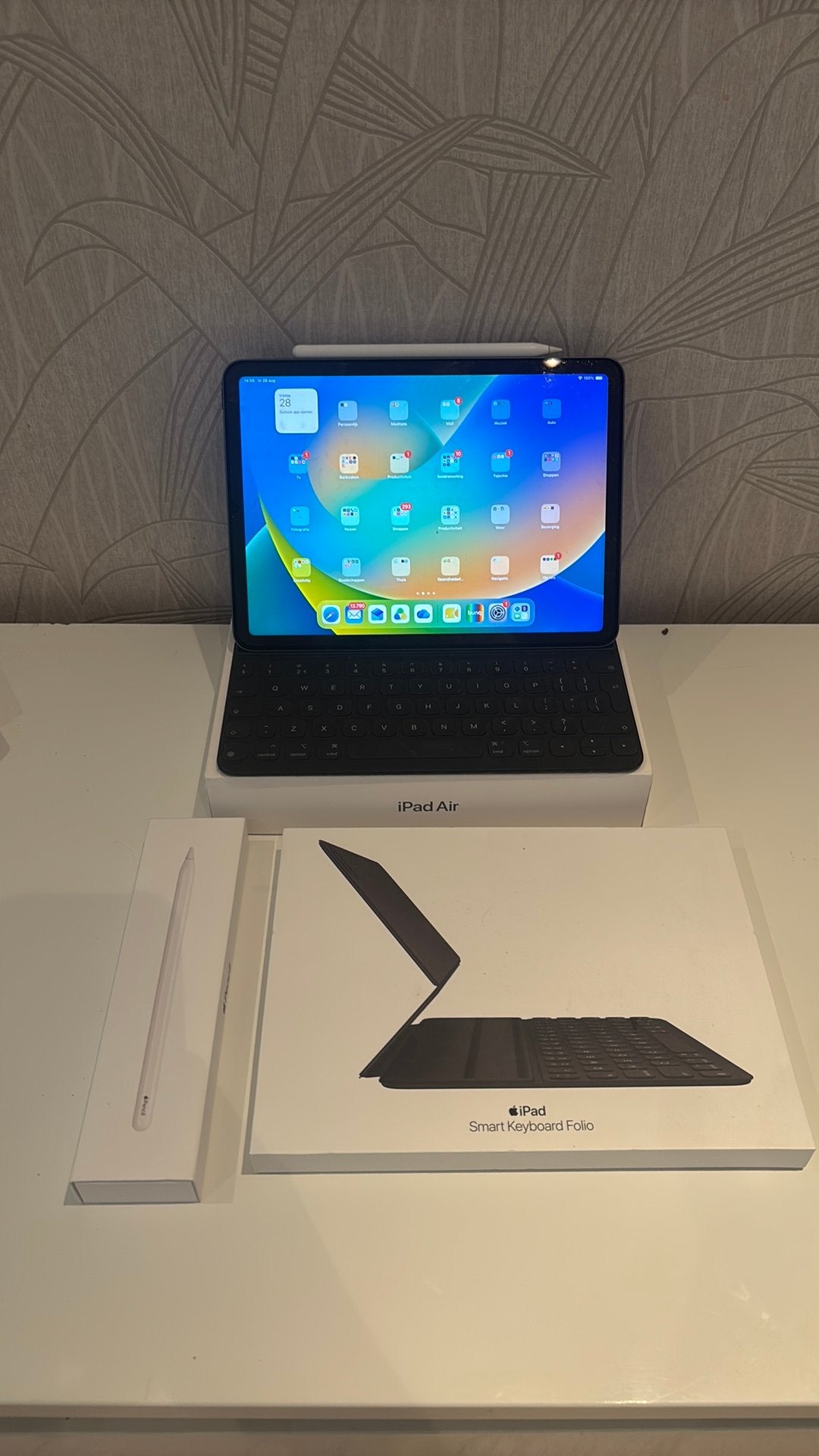 iPad Air 256GB Space Gray met Apple Pencil en toetsenbord, 10 inch, Apple iPad Air, Ophalen of Verzenden, Zo goed als nieuw