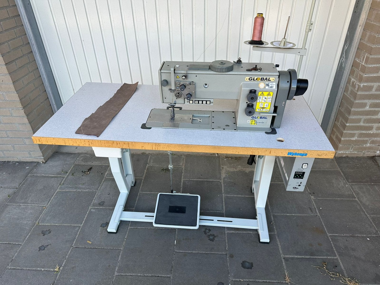 Industrie leernaaimachine 3 voudigtransport global, Overige merken, Gebruikt, Ophalen of Verzenden, Naaimachine
