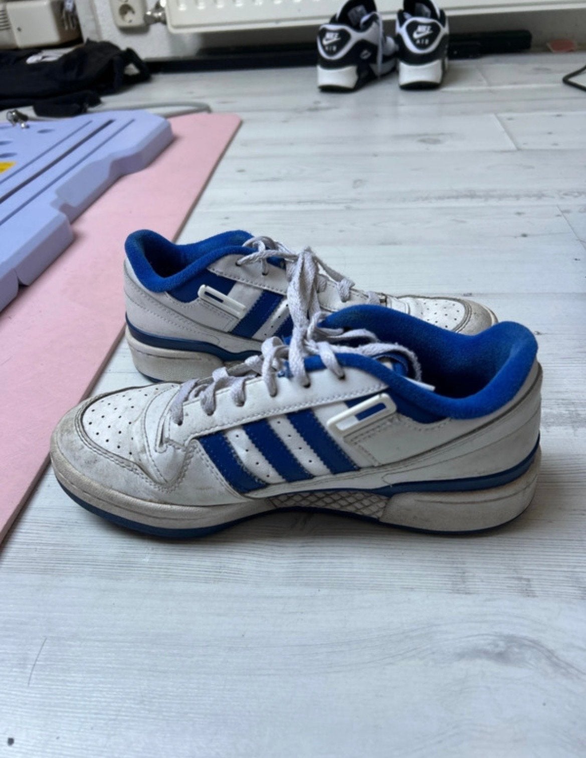 Adidas Forum Low sneakers - Wit/Blauw, Kleding | Dames, Ophalen of Verzenden, Gedragen, Wit, Sneakers of Gympen
