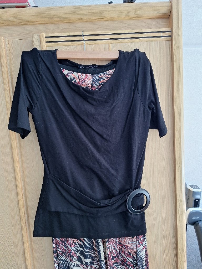 Elegante zwart t- shirt van Juffrouw Jansn, Zwart, Ophalen of Verzenden, Zo goed als nieuw, Korte mouw