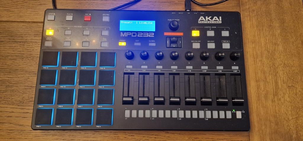AKAI MPD232, Muziek en Instrumenten, Ophalen of Verzenden, Gebruikt