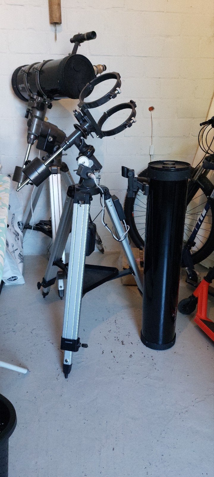 Sky-Watcher Telescoop D=130mm F=900mm met Statief, 80 tot 200 mm, Met statief, Zo goed als nieuw, Spiegeltelescoop (reflector)