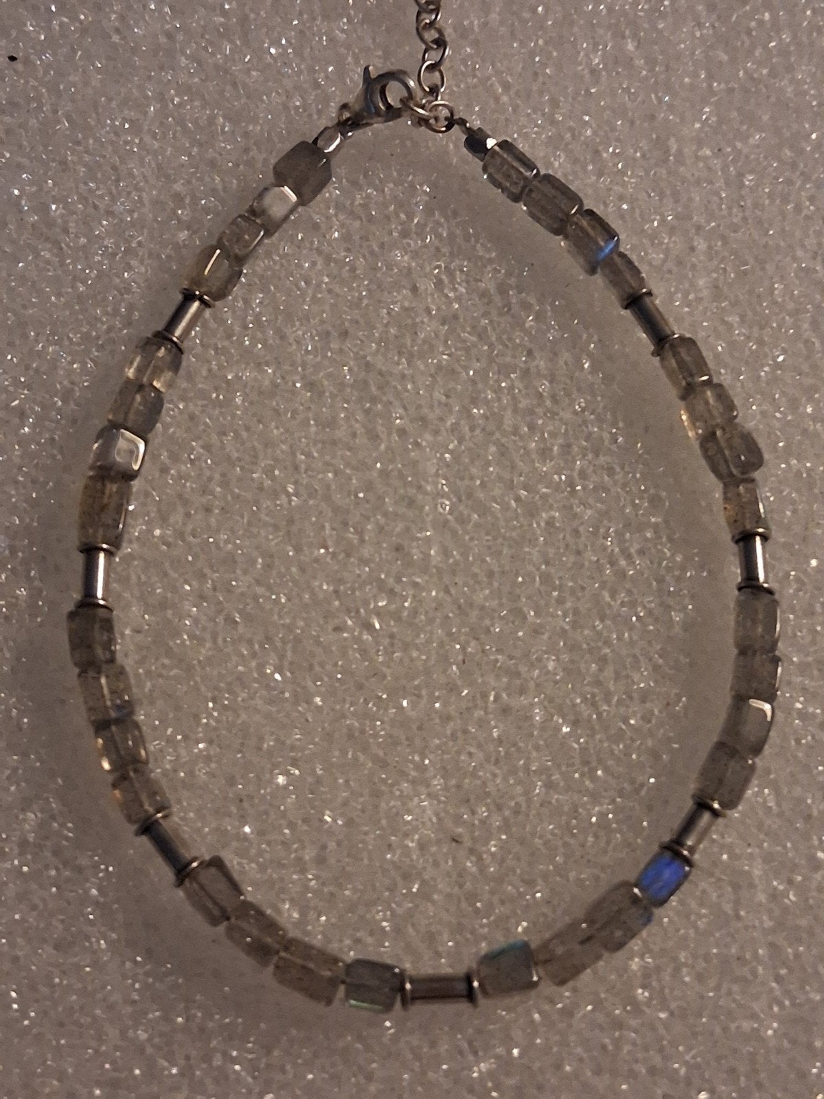 Armband met Labradoriet steen  en zilver tussenstukjes, Ophalen of Verzenden, Nieuw, Zilver, Overige materialen