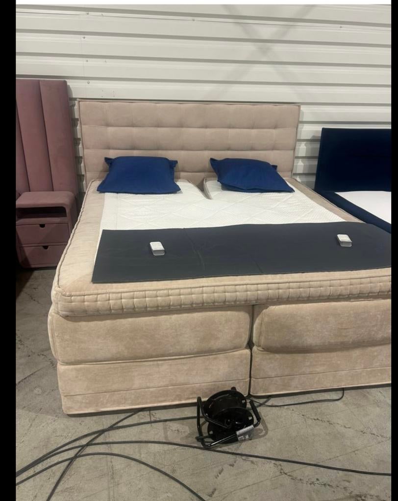 Swiss sense royal 180/210, Huis en Inrichting, Slaapkamer | Boxsprings, Ophalen, Tweepersoons, Zo goed als nieuw, 180 cm