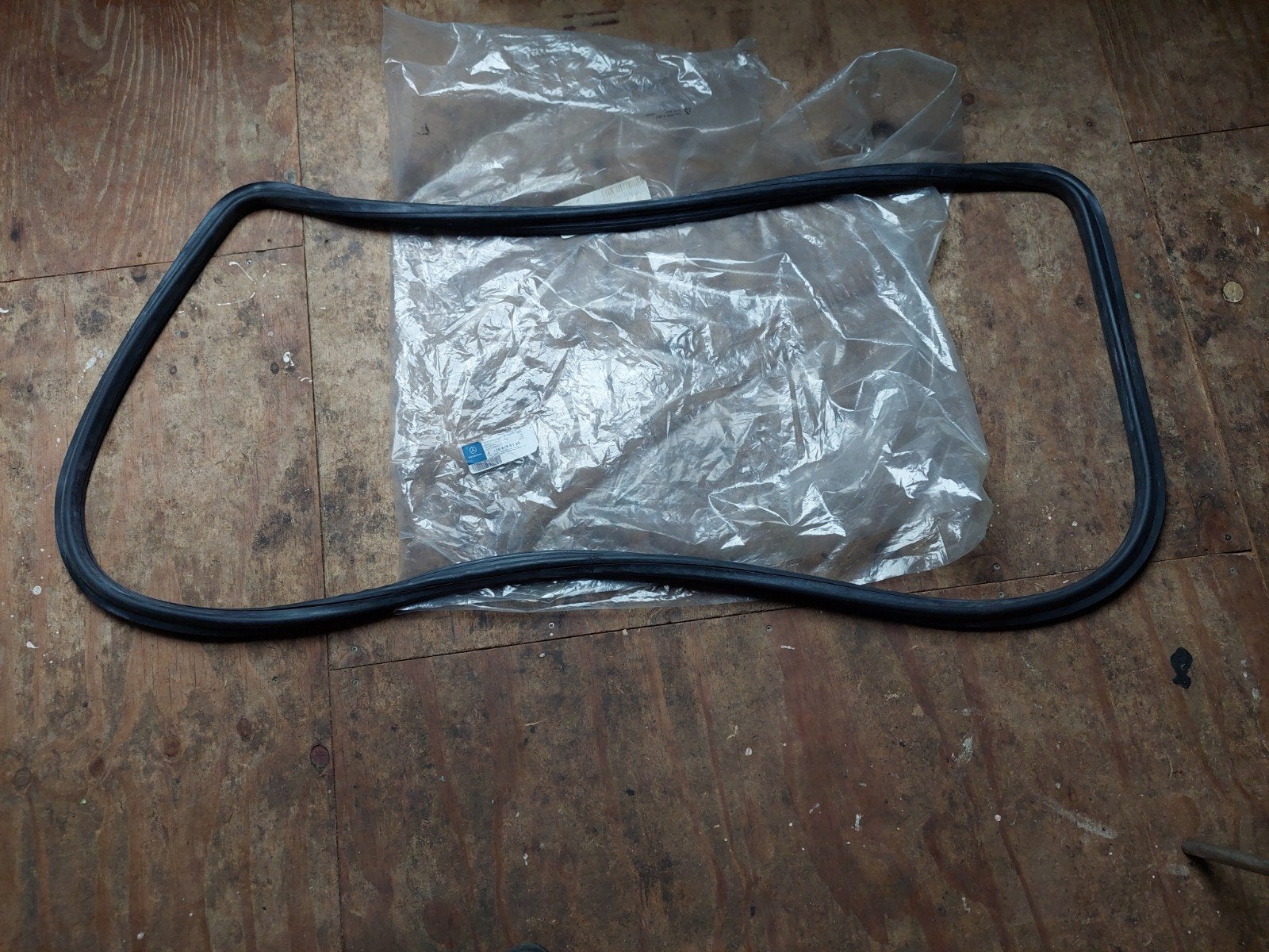 Mercedes W126 achterruit rubber 1266780120 OEM, Ophalen, Nieuw, Mercedes-Benz