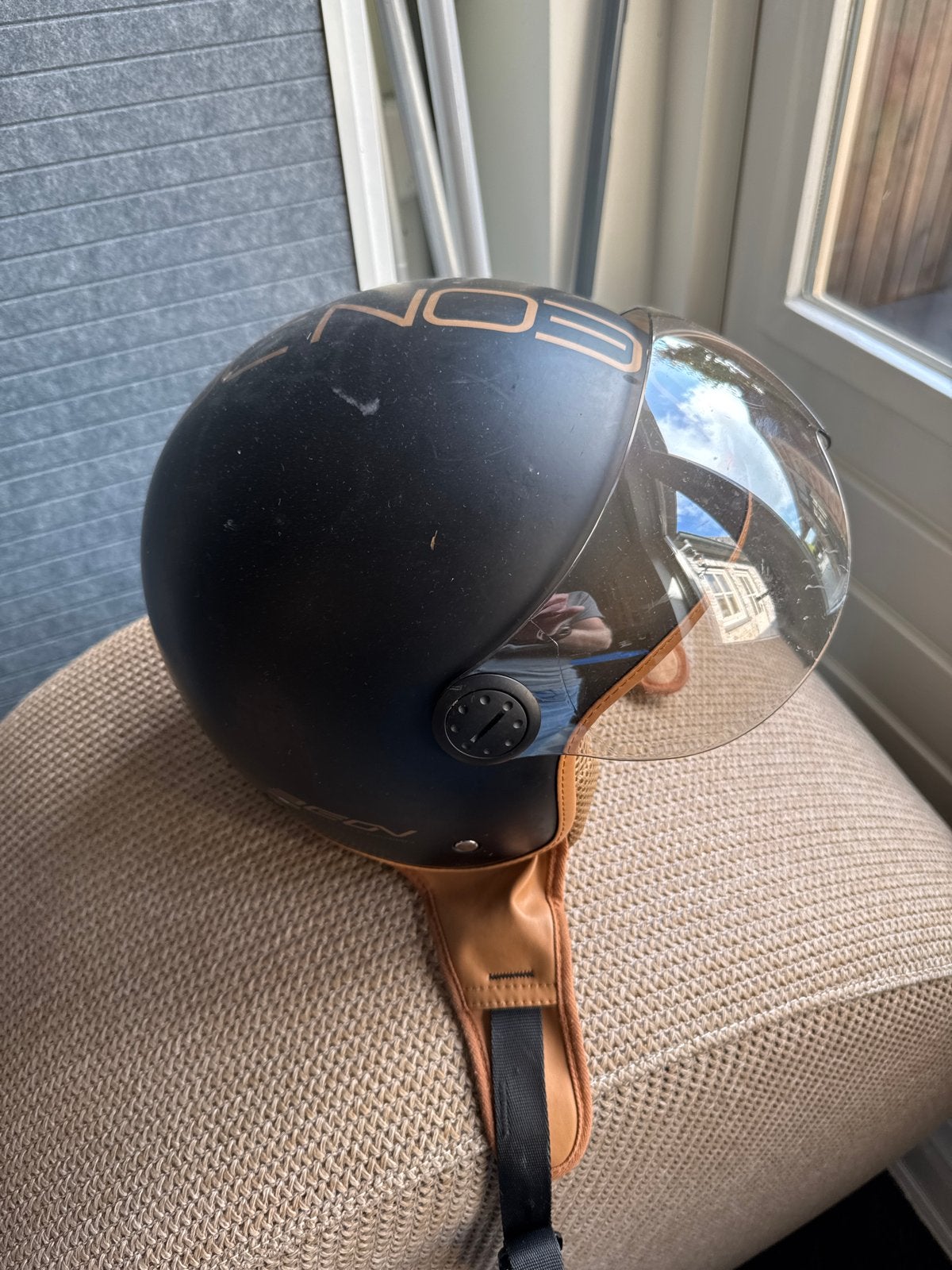 Beon design scooterhelm maat M  met vizier, Fietsen en Brommers, Ophalen, Zo goed als nieuw, Medium