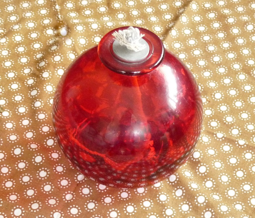 Vintage, Robijn rode Olielamp, Retro Blikvanger, Antiek en Kunst, Ophalen of Verzenden