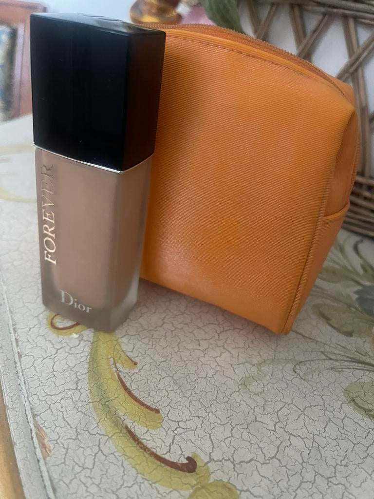 Toilettas Christian Dior gevuld met make-up forever, Gehele gezicht, Beige, Ophalen of Verzenden, Zo goed als nieuw