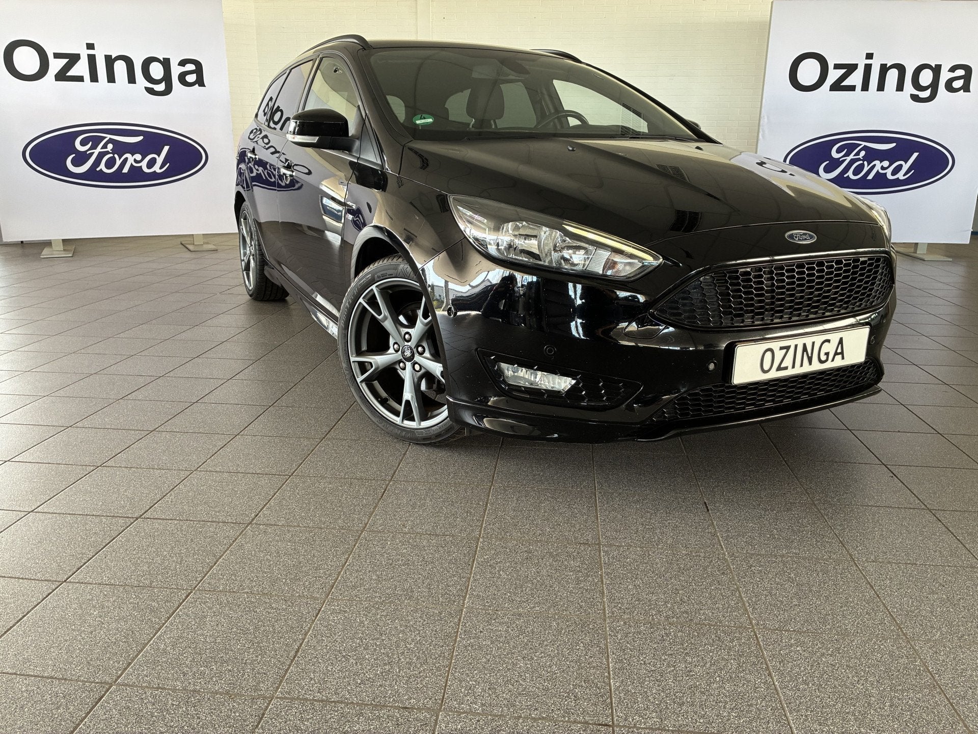 Ford FOCUS Wagon 125PK ST-Line 18-inch-navi-climatecontrole-, Auto's, Gebruikt, Euro 6, Zwart, Origineel Nederlands