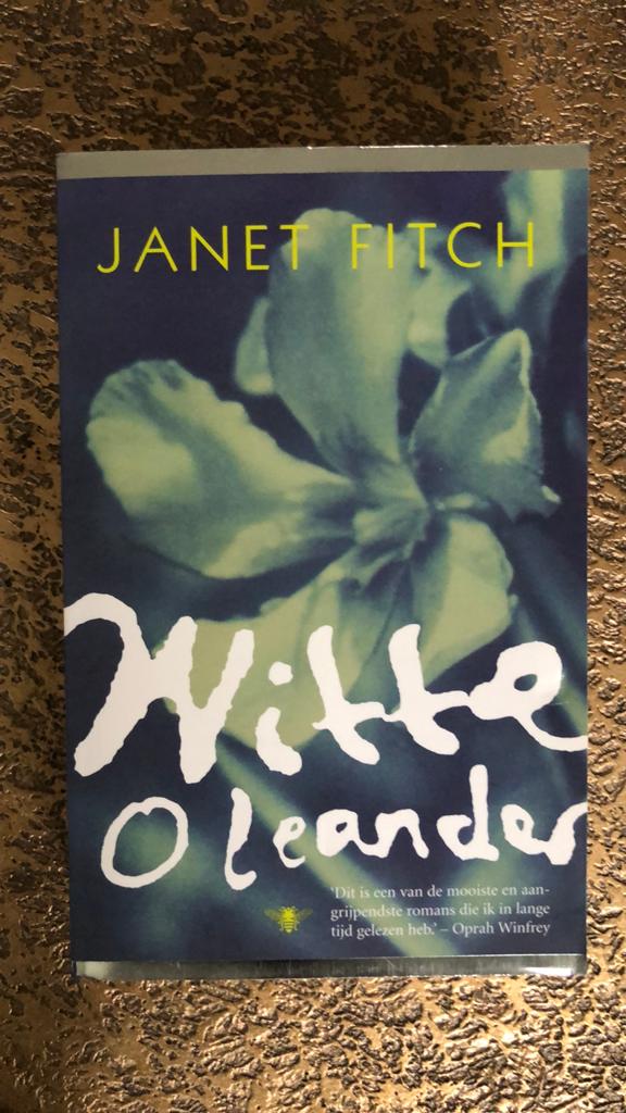 Janet Fitch - Witte Oleander, Ophalen of Verzenden, Zo goed als nieuw, Janet Fitch