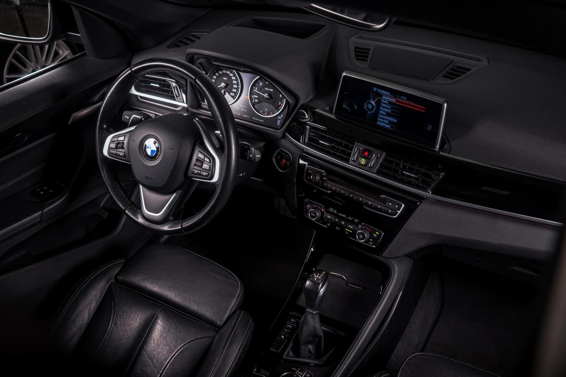 Foto 3 van BMW X1 sDrive20i Xline|Pano|HUD|Memory|LED|HiFi|Leder|Sports
