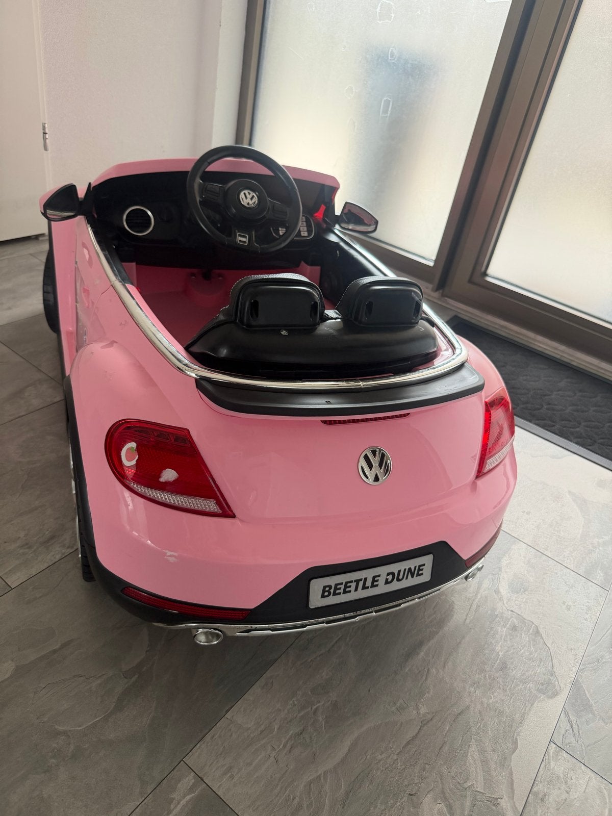 Roze VW Beetle Dune kinderauto met afstandsbediening, Ophalen, Gebruikt, Afstandsbediening