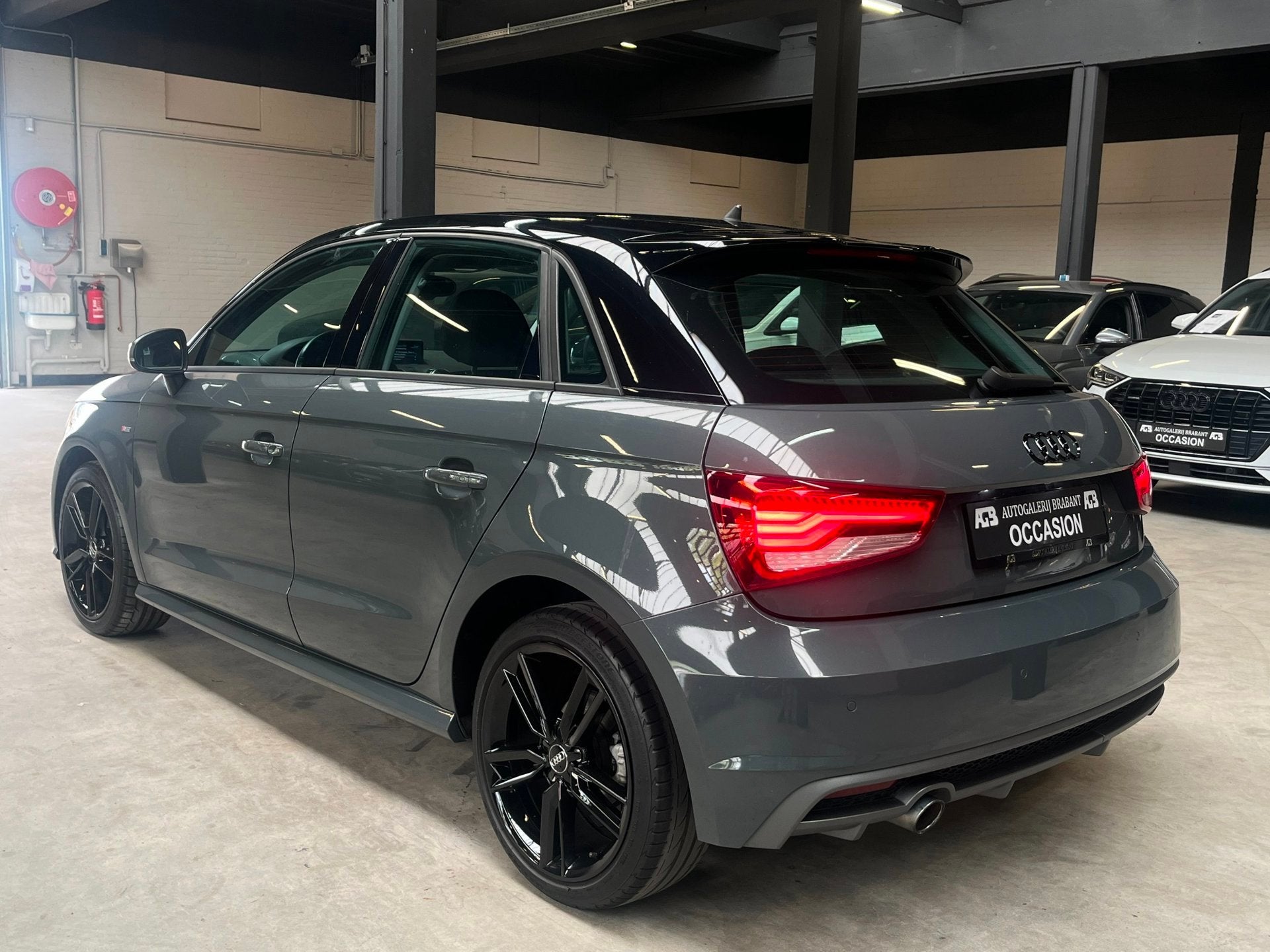Audi A1 SPORTBACK 1.0 TFSI S Line Navigatie/Bluetooth, Auto's, Voorwielaandrijving, Stof, Bedrijf, 999 cc