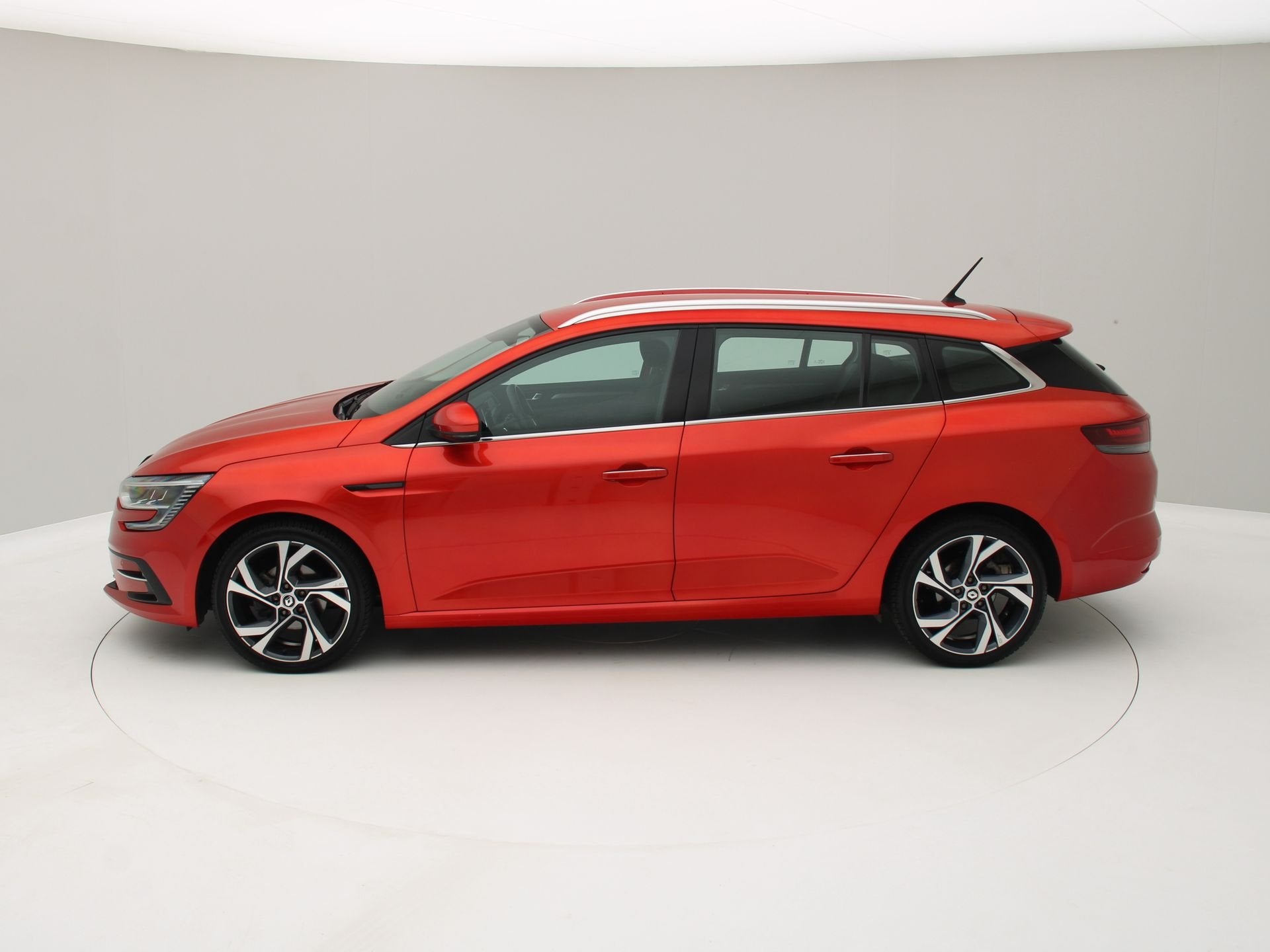 Renault Mégane Estate 1.3 TCe Business Zen / Trekhaak / Car, Gebruikt, 4 cilinders, 1283 kg, 1330 cc