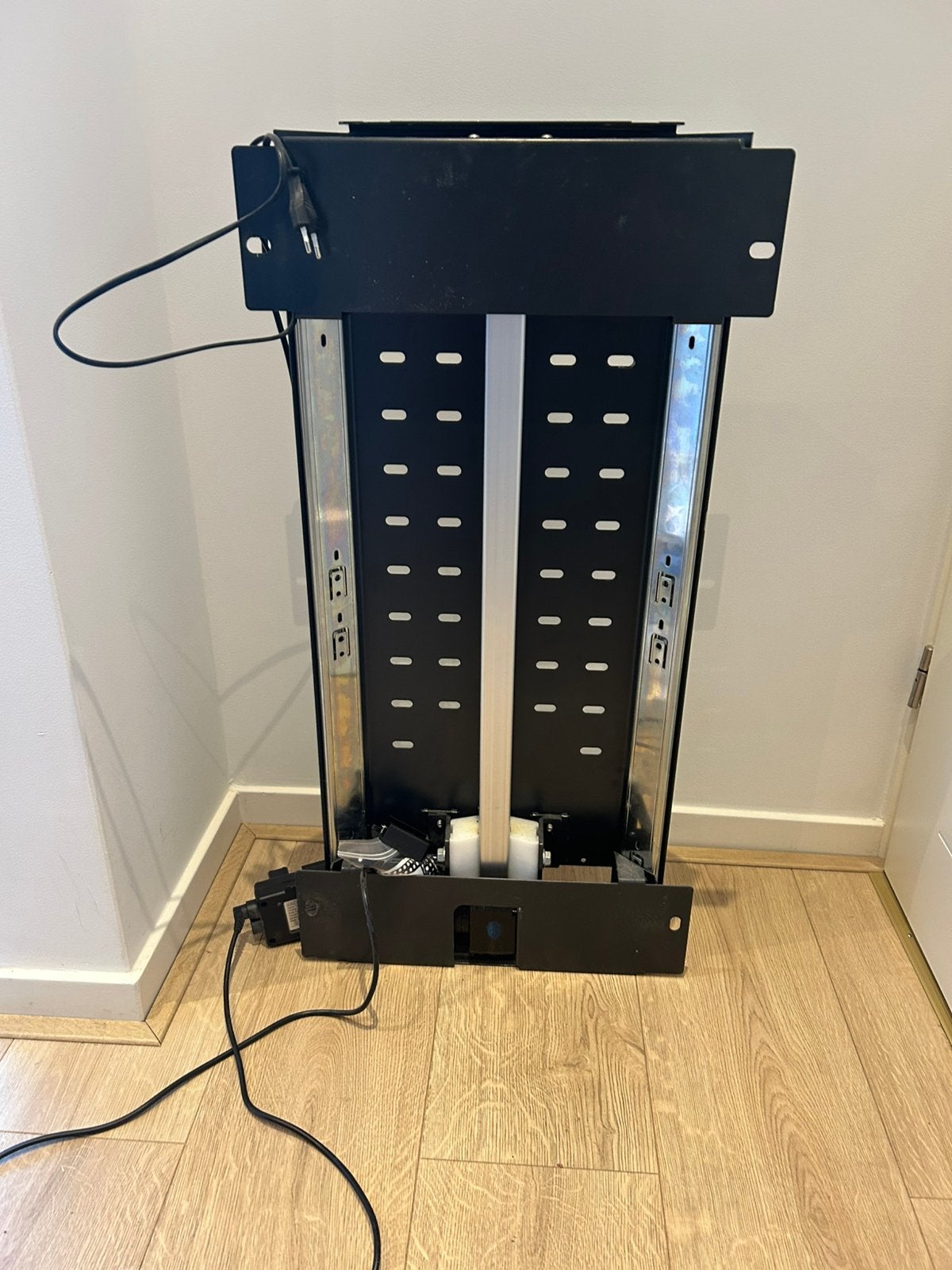 TV lift, Ophalen, Zo goed als nieuw