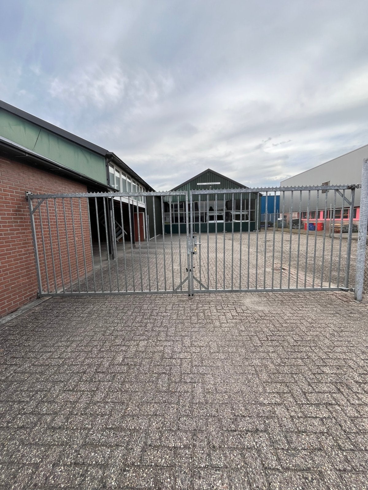 Stalen hek/poort, Ophalen, Met poort, Gebruikt, Spijlenhekwerk