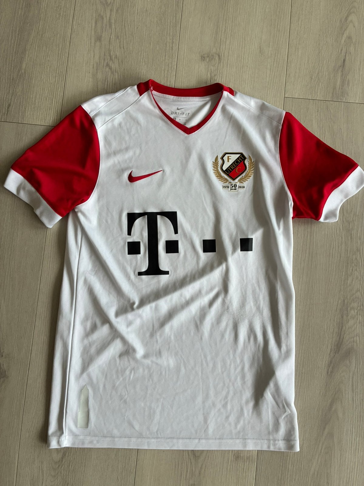 Origineel FC Utrecht jubileumshirt 50 jaar maat M, Maat M, Ophalen of Verzenden, Zo goed als nieuw, Shirt