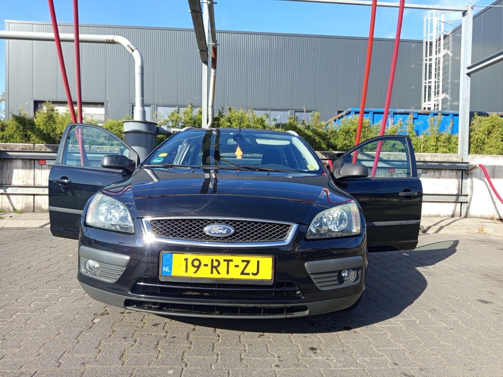 Ford Focus 1.6 74KW Wagon 2005 Zwart, Auto's, Ford, 1596 cc, 4 cilinders, 635 kg, 100 pk