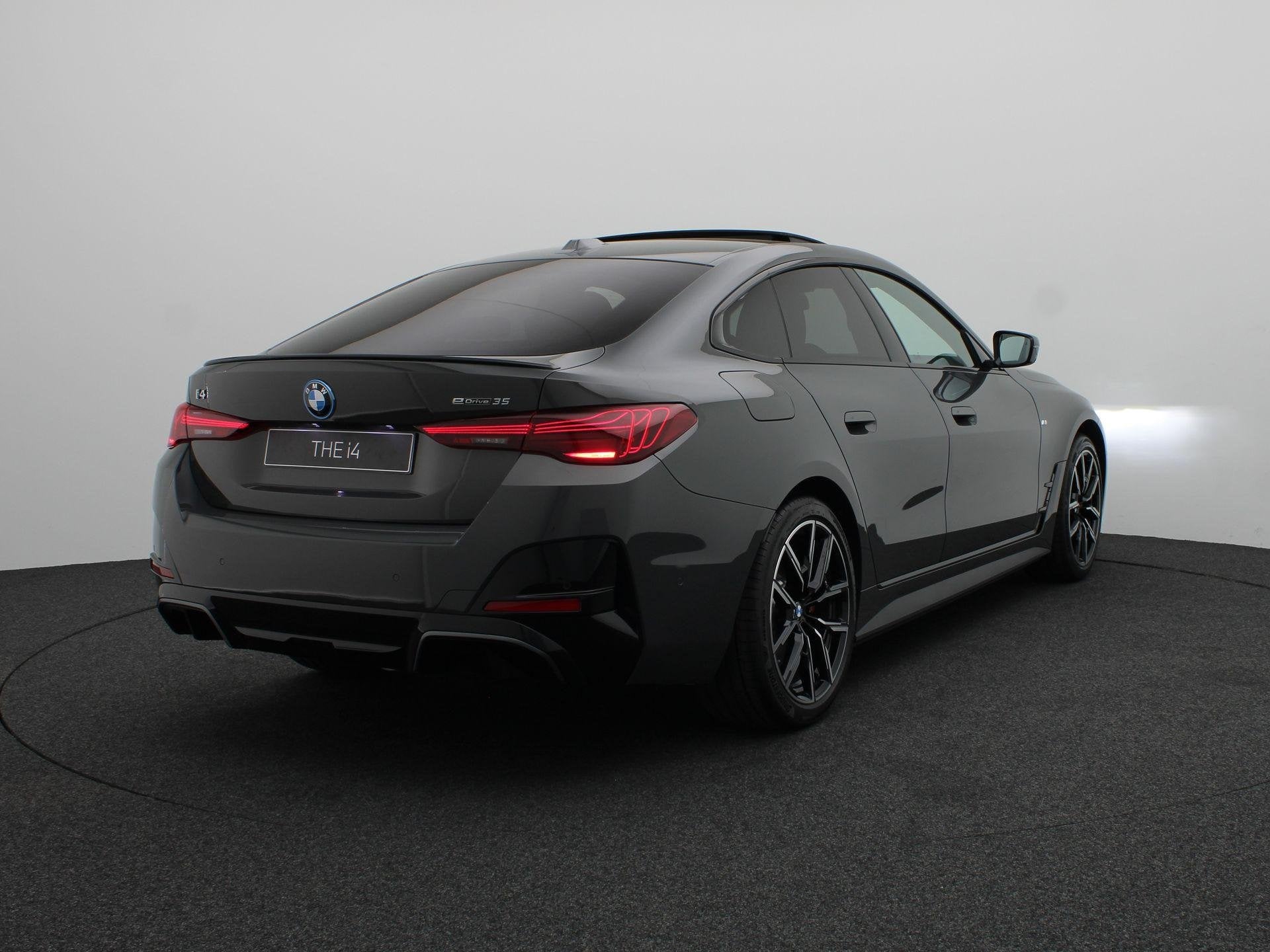 BMW i4 eDrive35 High Executive | M Sportpakket Pro | Innovat, Zwart, 286 pk, 420 min, Nieuw
