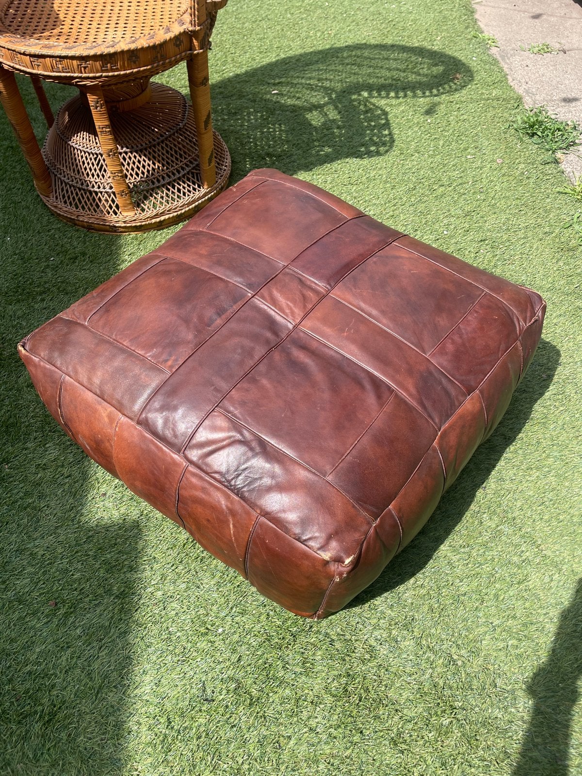 Grote Vintage Lederen Poef, Gebruikt, Leer, Ophalen of Verzenden, 50 tot 75 cm