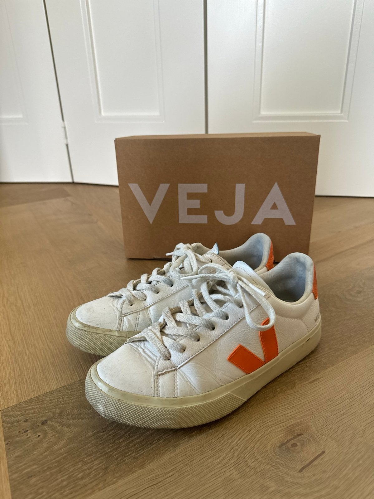 Veja Campo sneakers maat 39 met originele doos, Wit, Ophalen of Verzenden, Sneakers of Gympen, Gedragen
