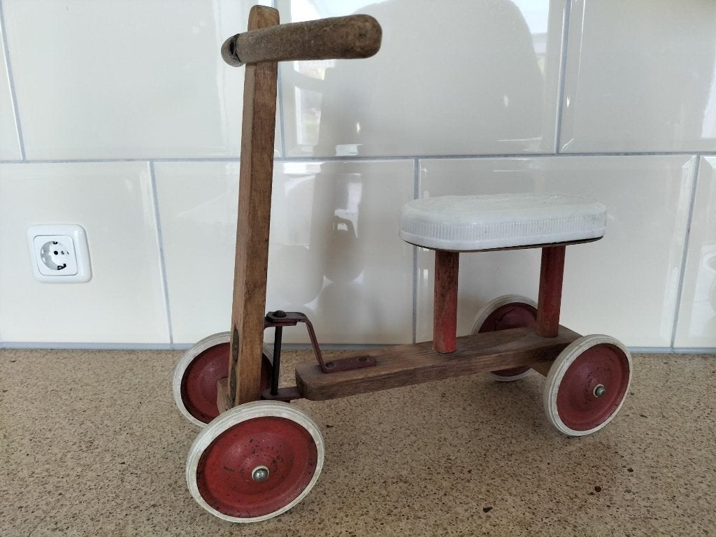 Lief oude jaren 50 / 60 houten loopfietsje Rolli rode wielen, Ophalen, Gebruikt, Loopfiets