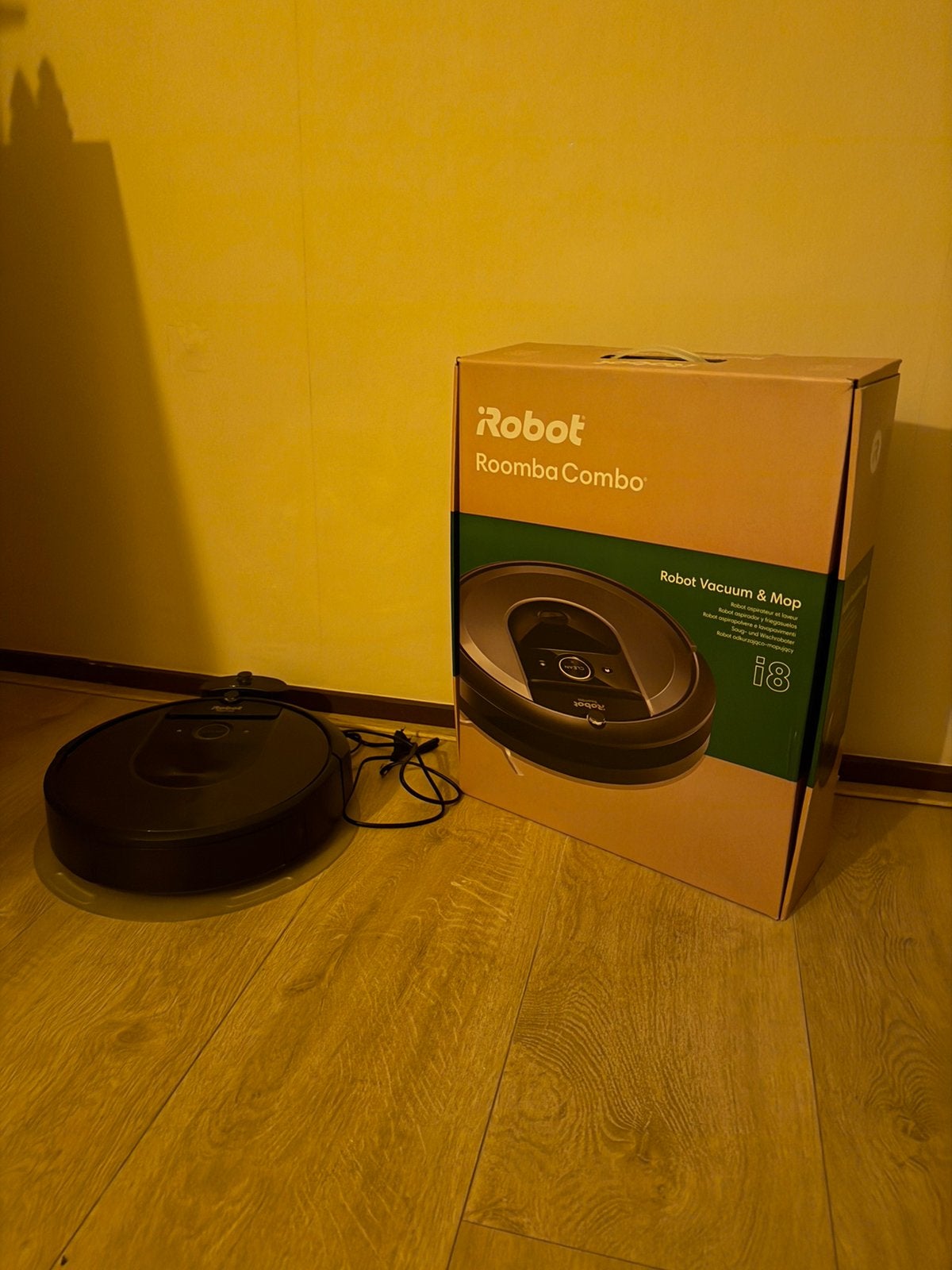 iRobot Roomba Combo i8 Robotstofzuiger, Ophalen, IRobot, Zo goed als nieuw, Robotstofzuiger