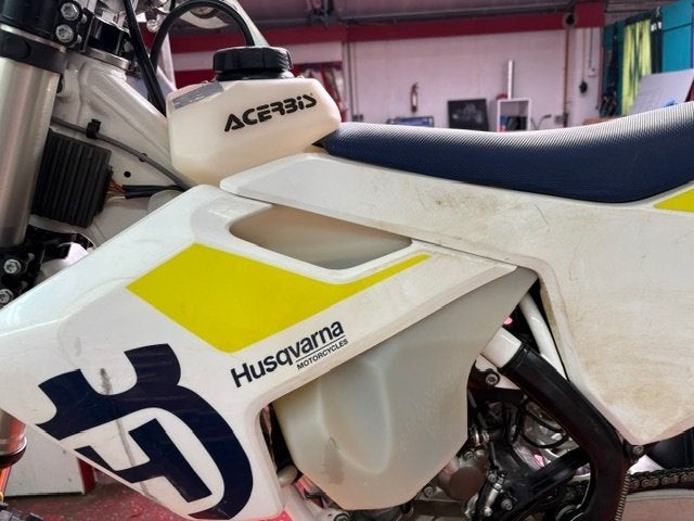 Husqvarna FE 450 FE 350 12 L Acerbis tank BJ 2017 18 19, Ophalen, Gebruikt