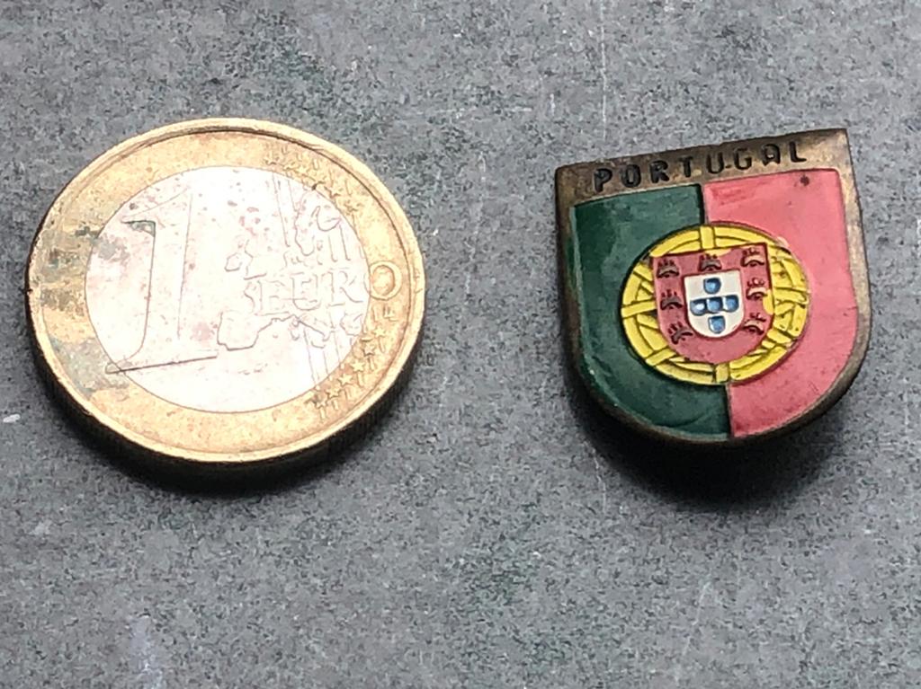 Oude broche / button / speldje / schildje van Portugal, Verzamelen, Ophalen of Verzenden, Gebruikt, Stad of Land, Button