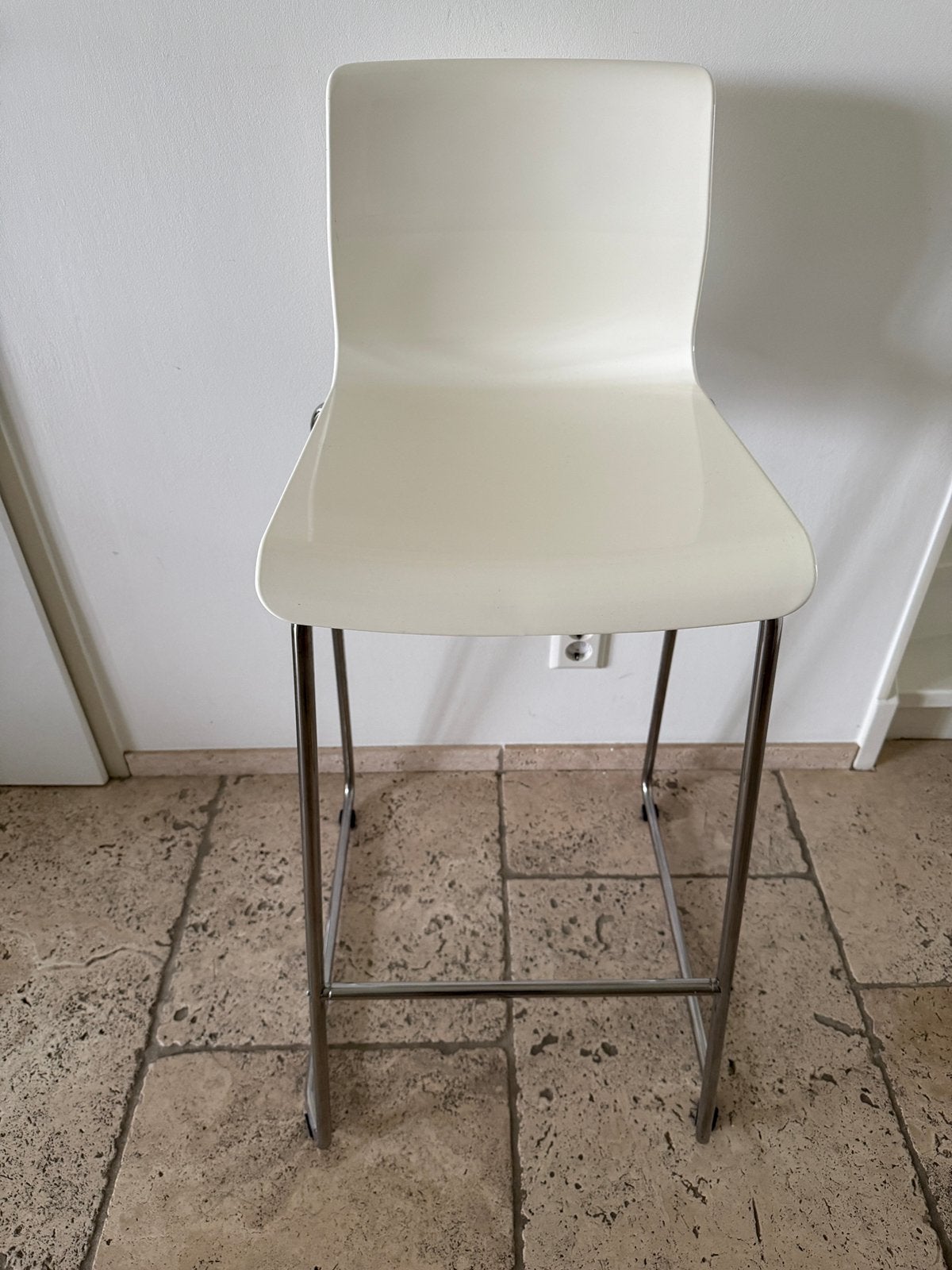 Ikea barkruk Glenn wit/verchroomd 66cm (opt. als set van 3), 1 kruk, Ophalen, Zo goed als nieuw, 60 tot 90 cm
