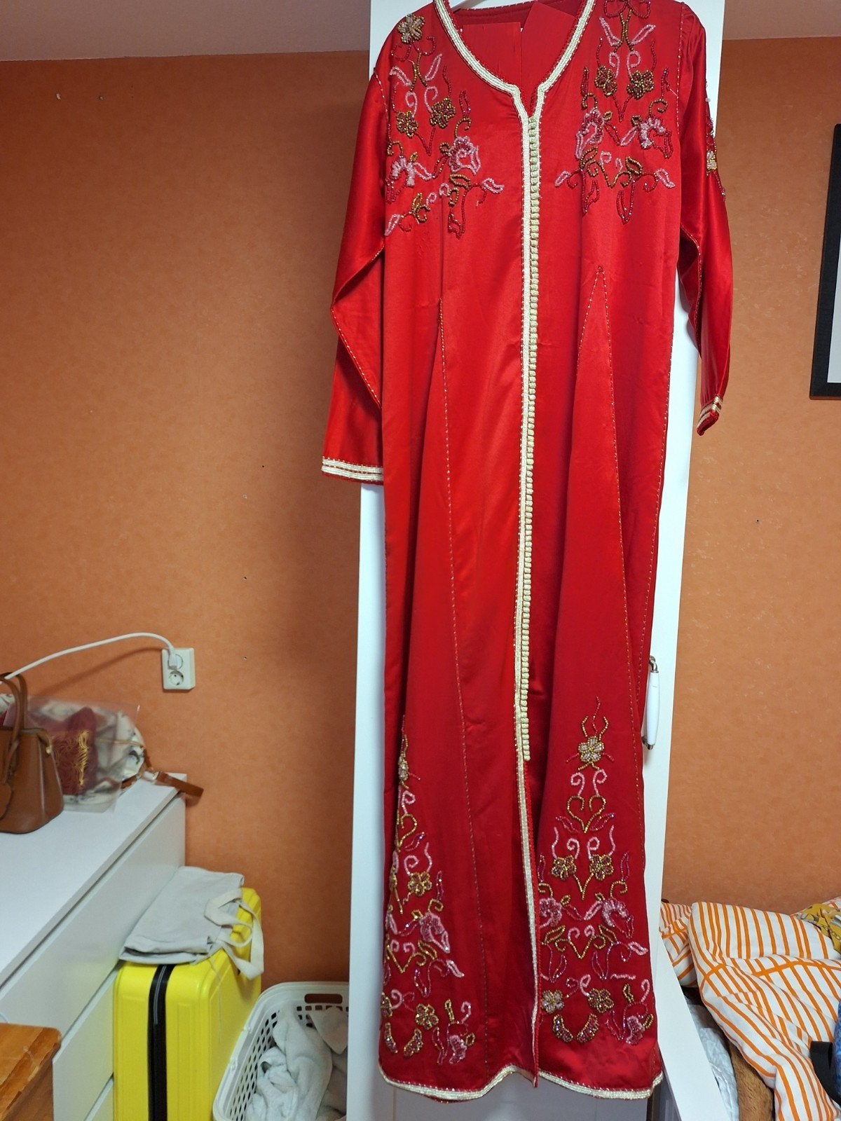 Rode Marokkaanse Kaftan abaya takshita met Gouden Borduurwer, Overige typen, Maat 42/44 (L), Nieuw, Ophalen of Verzenden