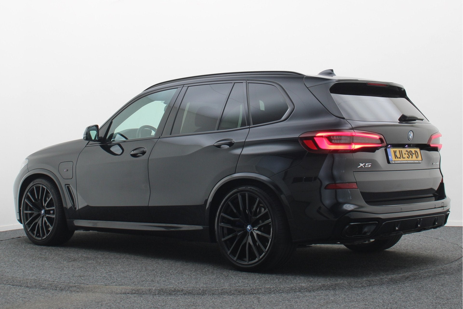 BMW X5 xDrive45e High Executive Laser, Panoramadak, Head-Up,, Auto's, Dealer onderhouden, Gebruikt, 394 pk, Zwart