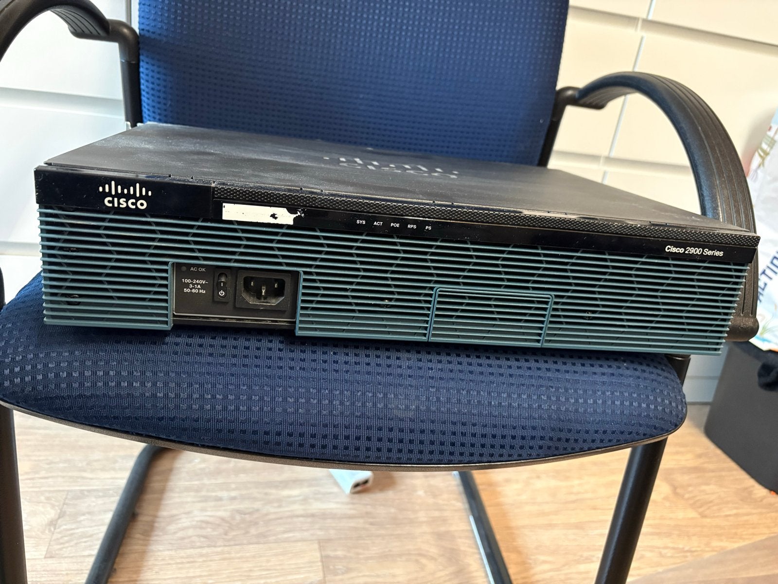 Cisco 2900 Series Router - Voice Gateway, Ophalen of Verzenden, Gebruikt, Router