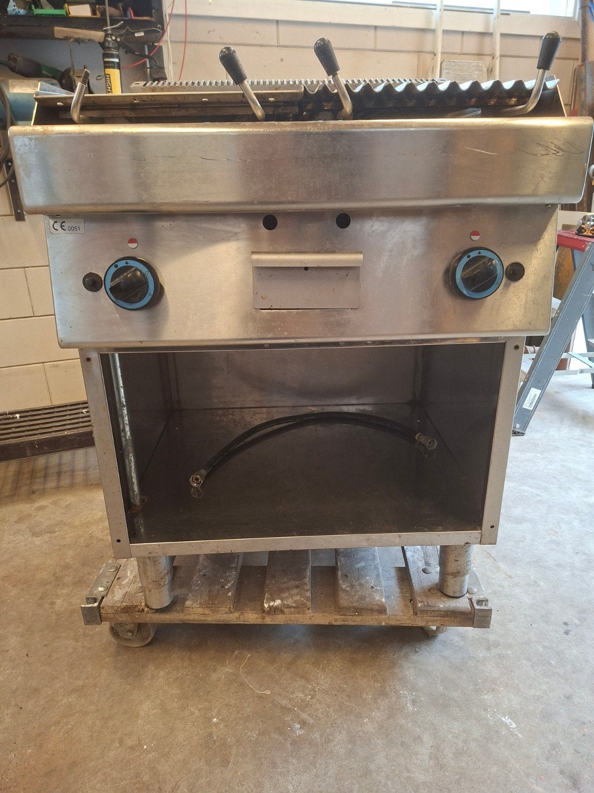 Professionele RVS Gas BBQ met grill en bakplaat, Ophalen, Gebruikt, Onbekend