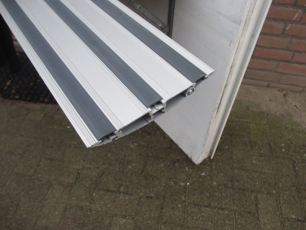 Aluminium vloergoot/ kabelgoot met deksel 3m lang Q-Bryte, Ophalen, Zo goed als nieuw, Overige merken, Overige typen