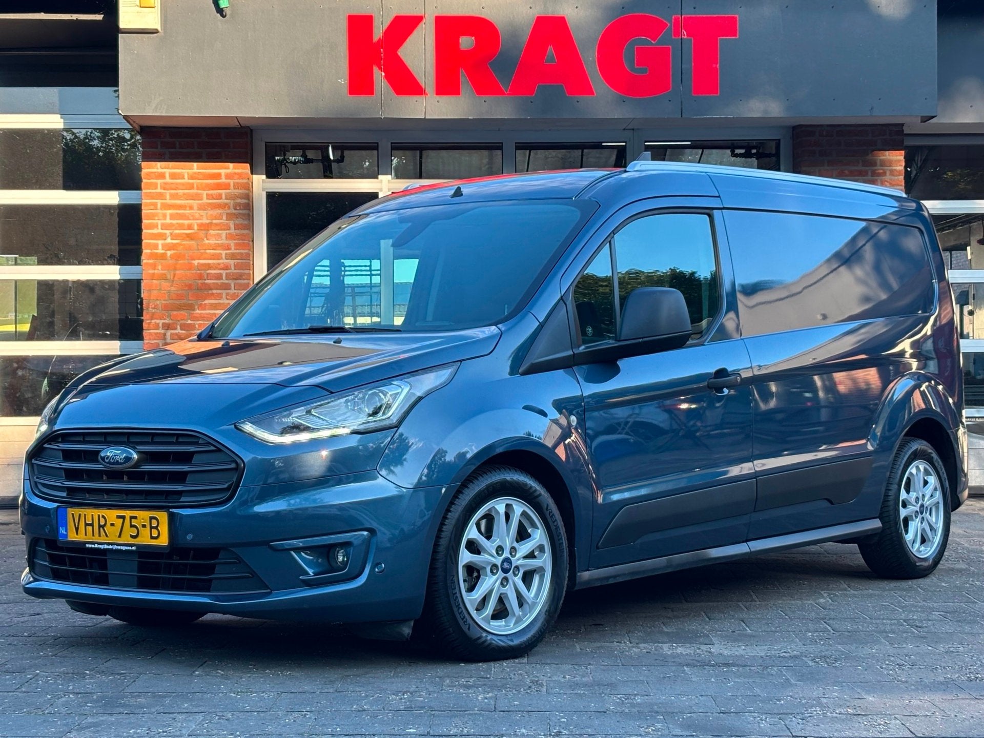 Ford Transit Connect 1.5 EcoBlue L2 AUTOMAAT/NAVI/CRUISE/APP, Dealer onderhouden, Stof, Gebruikt, 4 cilinders