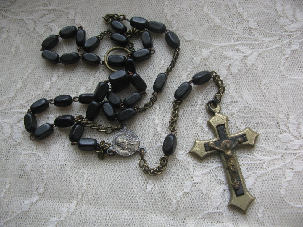 Oude Rozenkrans met Zwarte Kralen / Kruis van Koper, Verzamelen, Verzenden, Gebruikt, Sieraad, Christendom | Katholiek