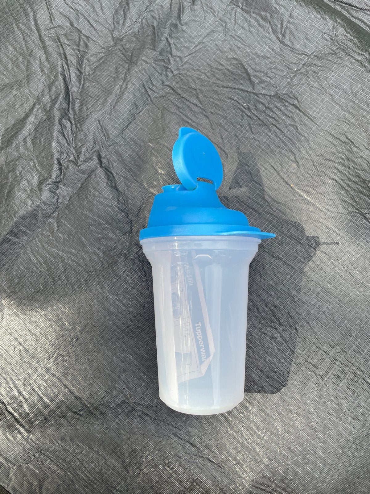 Tupperware Shaker 350 ml - Mist het wieltje, Blauw, Nieuw, Ophalen of Verzenden, Met deksel