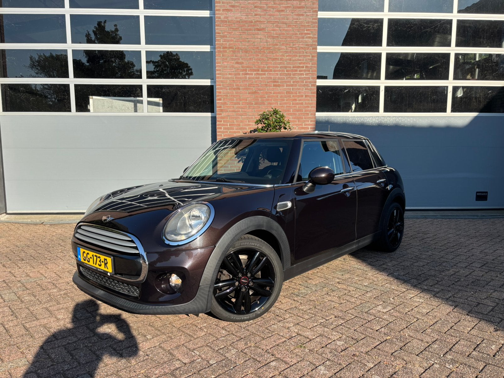 Mini 5-deurs business 1.5 136pk 2015 Bruin, Auto's, Mini, 136 pk, Bruin, 49 €/maand, Origineel Nederlands