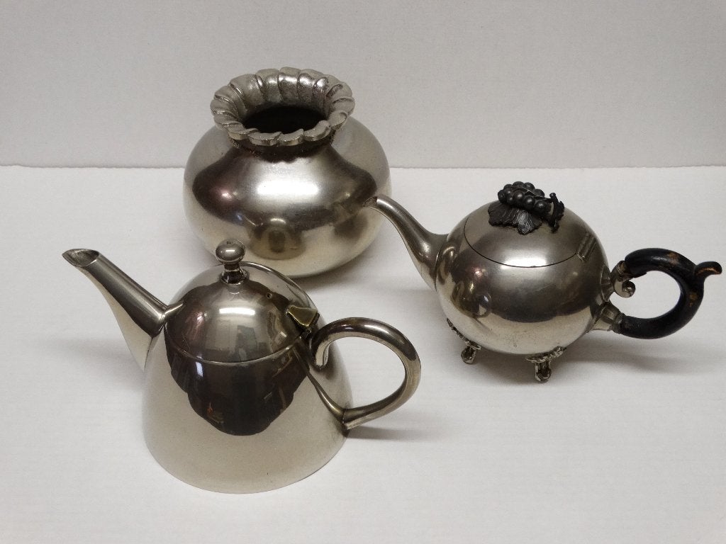2 x vintage zilverkleurig theepot 1 x vaasje alle 3 voo 10,-, Ophalen of Verzenden