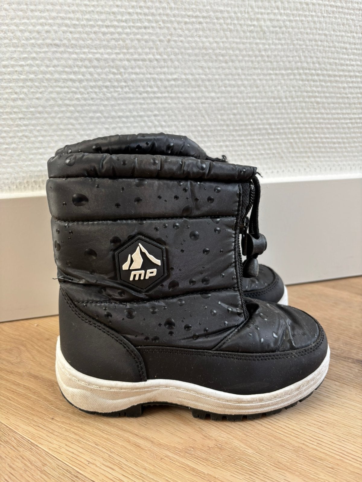 Snowboots maat 28 mountainpeak, Ophalen of Verzenden, Zo goed als nieuw, Jongen of Meisje, Laarzen